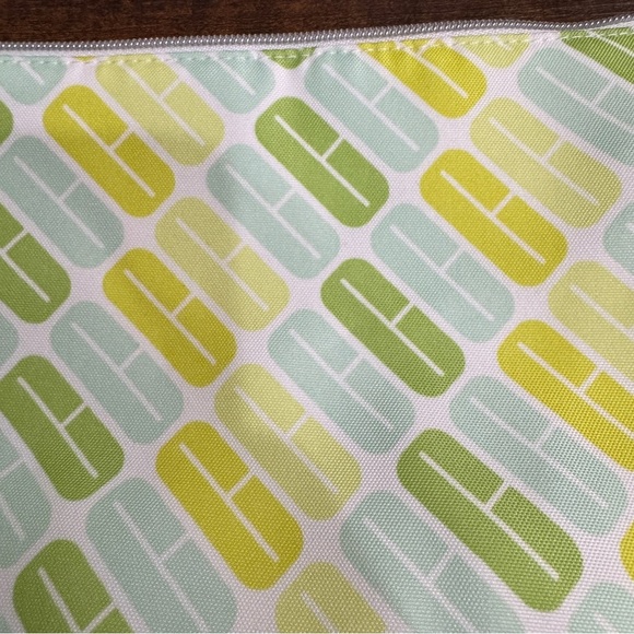 Clinique Make Up Bag Logo Cosmetics - Picture 2 of 4